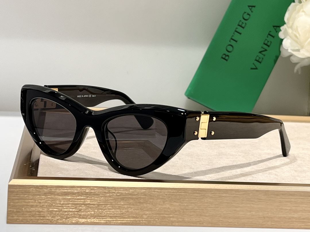 Bottega Veneta Sunglasses